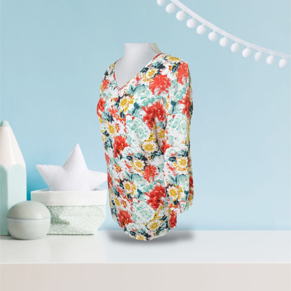 Mario Serrani Women Top Sz S NWT Green Floral V-Neck Top 3/4 Sleeves - Picture 3 of 8